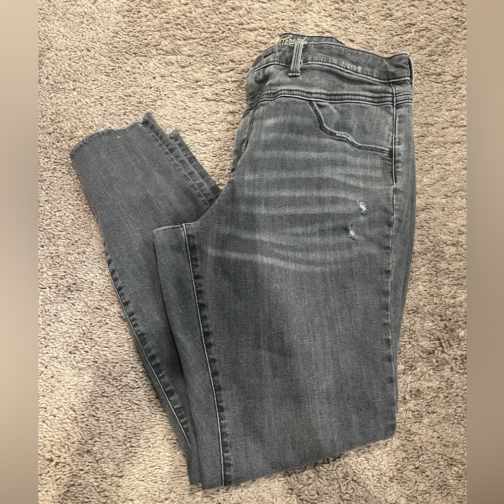 Universal Thread High Rise Skinny Distressed Women's size 14 Black/Gray Jeans